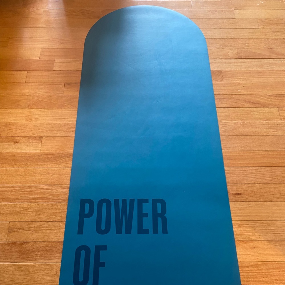 Athleta Power of She Yoga Mat